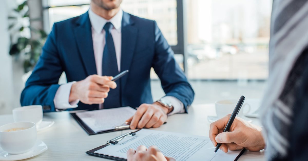 FTC Bans Non-Compete Agre…